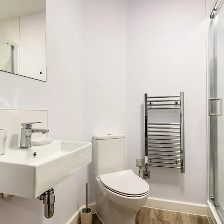 Modern 1 Bedroom